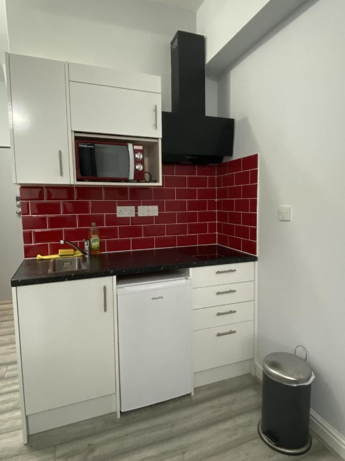 Comfortable - Cosy - Budget Studios In City Center Лондон Экстерьер фото