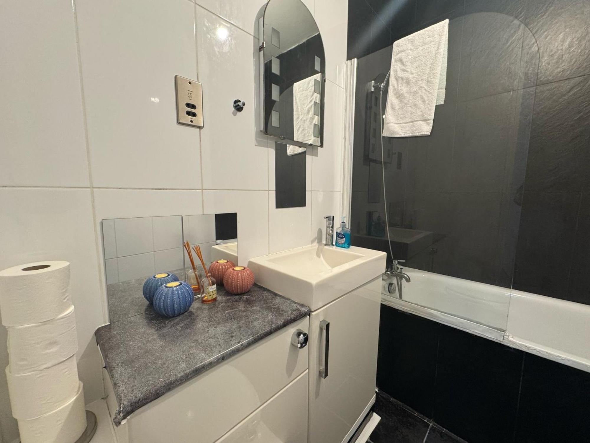 Comfortable - Cosy - Budget Studios In City Center Лондон Экстерьер фото